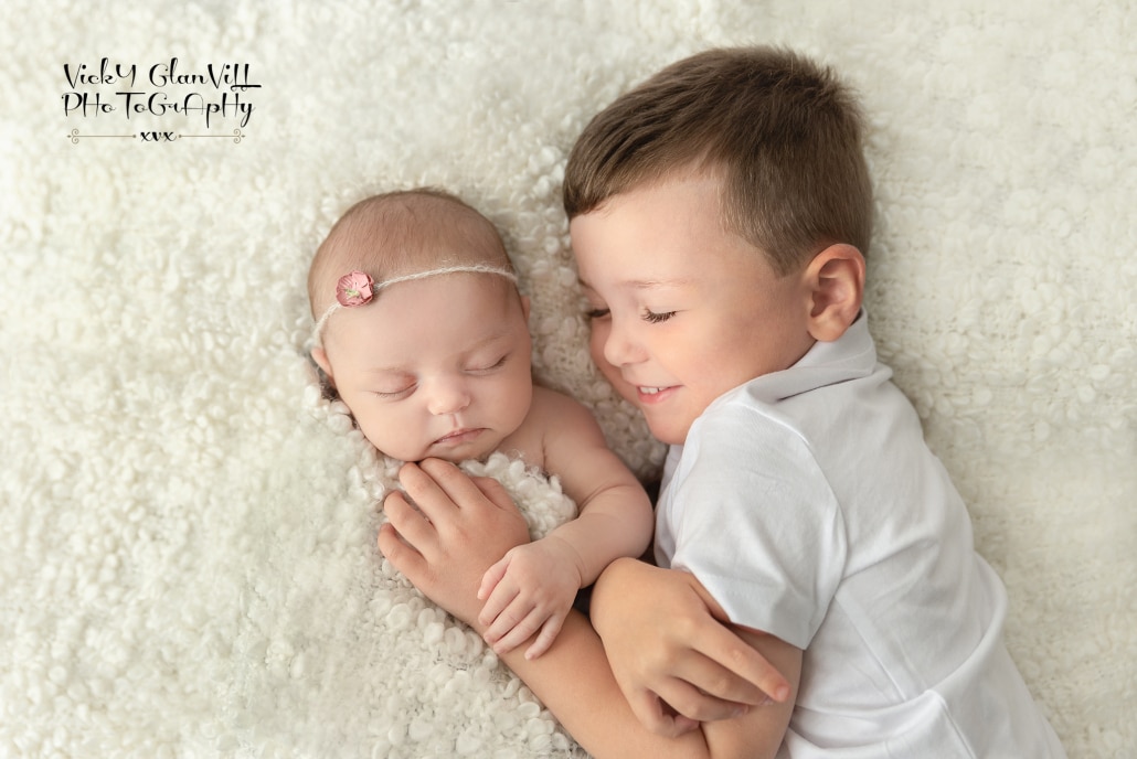 newborn session with brother